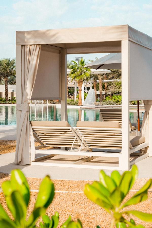 Erth Abu Dhabi Hotel Exterior photo