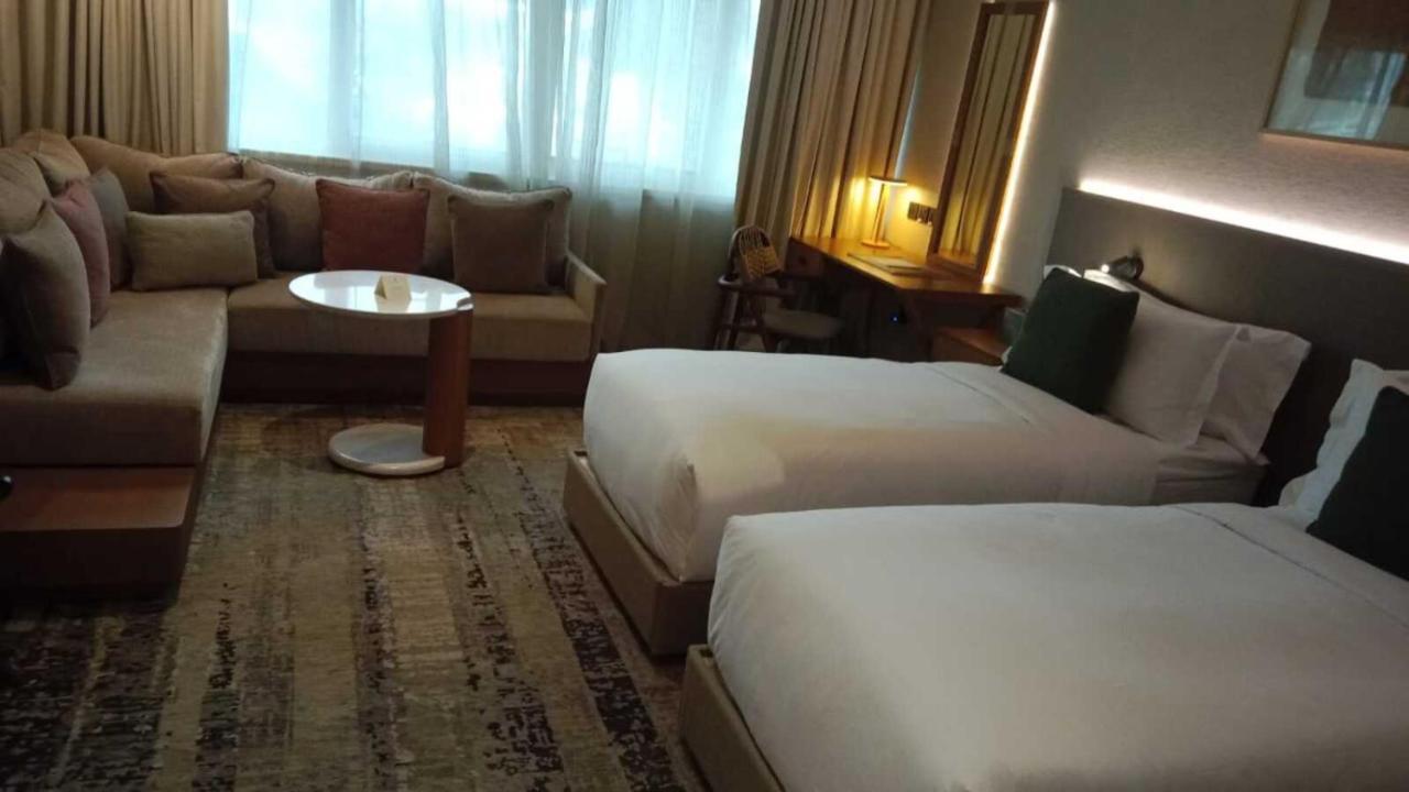 Erth Abu Dhabi Hotel Exterior photo