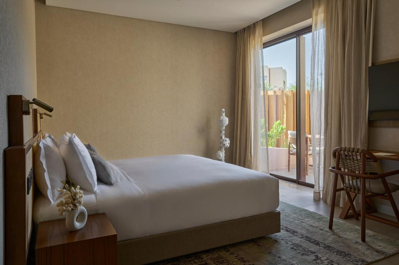 Erth Abu Dhabi Hotel Exterior photo
